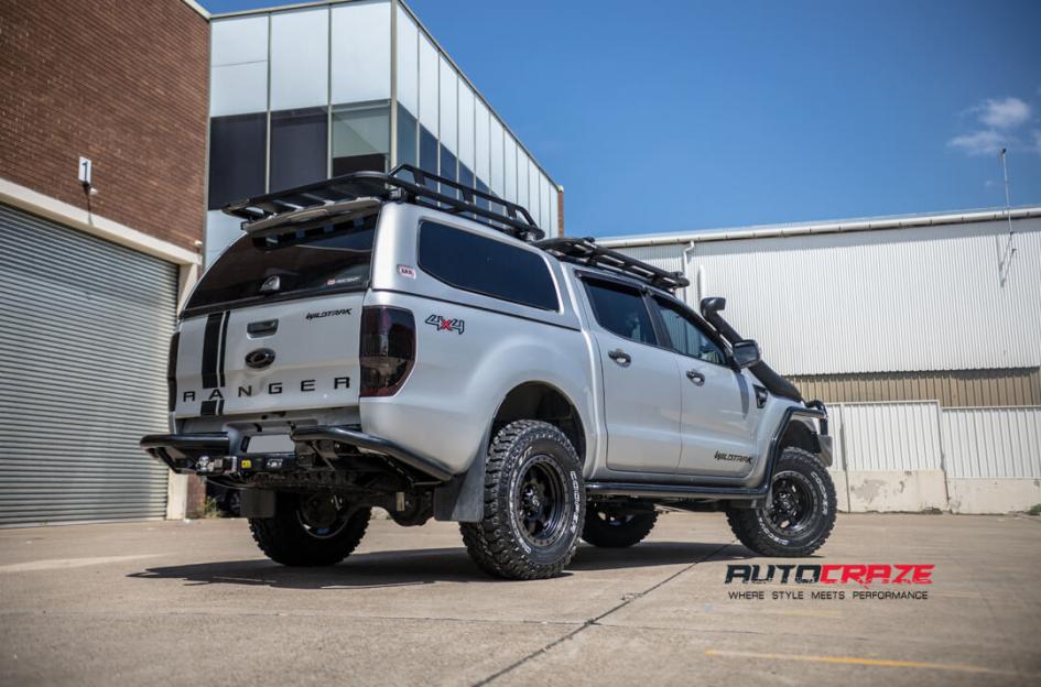 FORD-RANGER-TROPHY-MATTE-BLACK-WITH-ANTHRACITE-RING